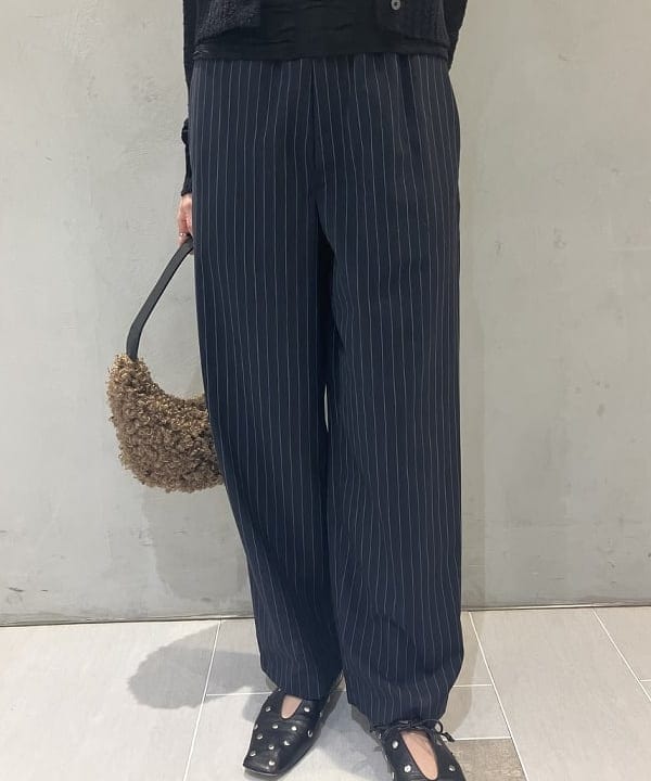 中平 あみさんの「BEAMS WOMEN｜AK+1 / ポロカラーショート カーディガン」を使ったコーディネート