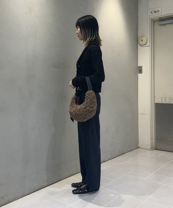 中平 あみさんの「BEAMS WOMEN｜AK+1 / ポロカラーショート カーディガン」を使ったコーディネート