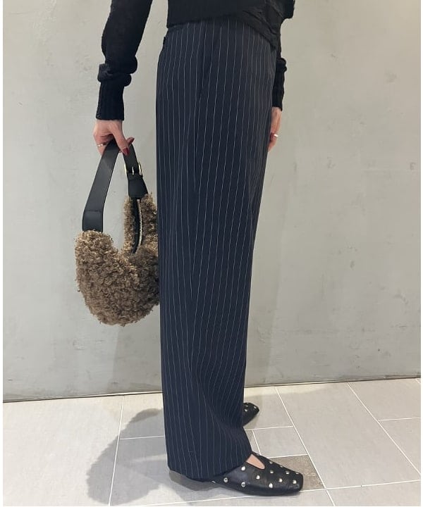 中平 あみさんの「BEAMS WOMEN｜AK+1 / ポロカラーショート カーディガン」を使ったコーディネート