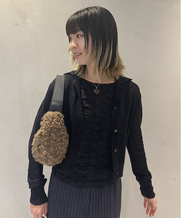 中平 あみさんの「BEAMS WOMEN｜AK+1 / ポロカラーショート カーディガン」を使ったコーディネート