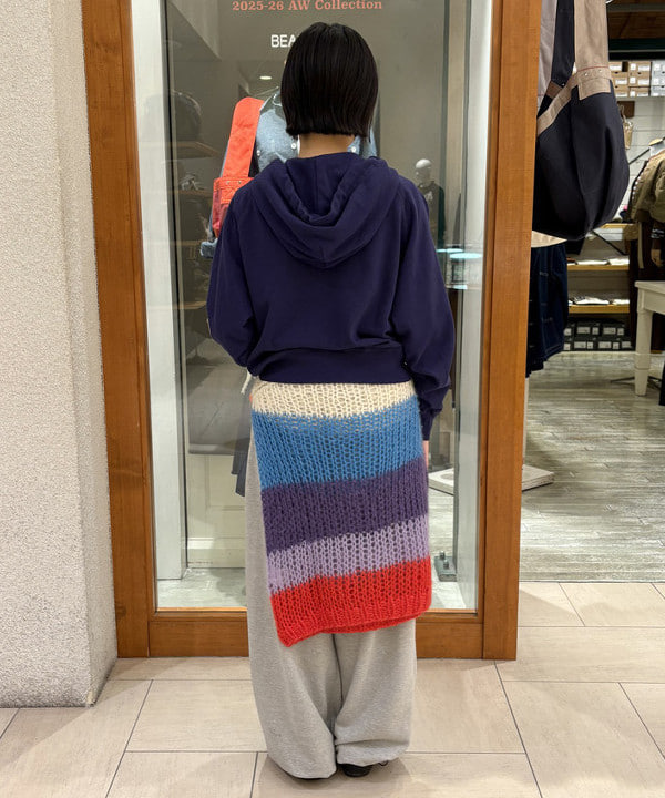 amaさんの「BEAMS WOMEN｜【別注】SCREEN STARS / フルジップ パーカー」を使ったコーディネート