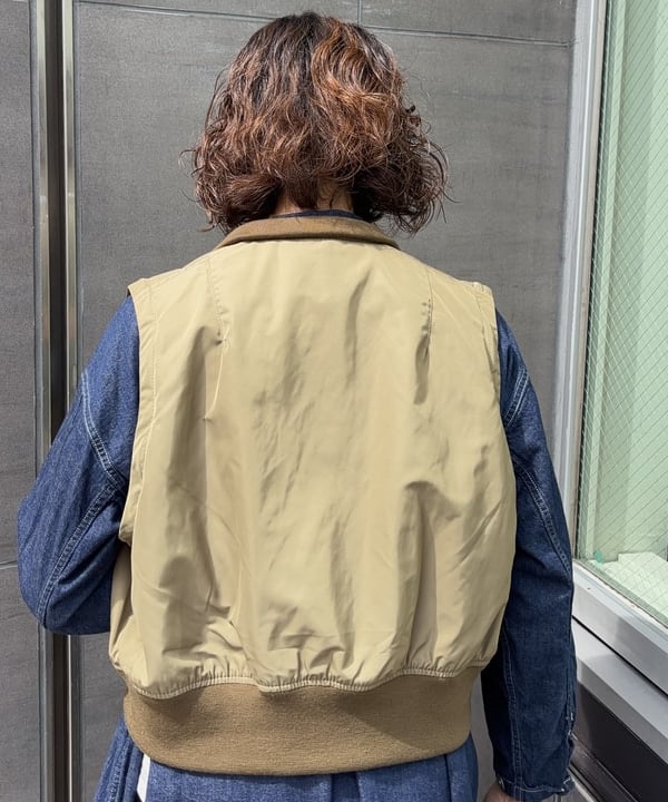 み　う　ちさんの「BEAMS WOMEN｜デタッチ スリーブ ミリタリー ブルゾン」を使ったコーディネート