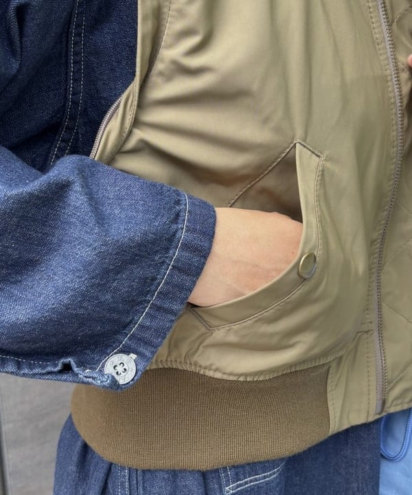 み　う　ちさんの「BEAMS WOMEN｜デタッチ スリーブ ミリタリー ブルゾン」を使ったコーディネート