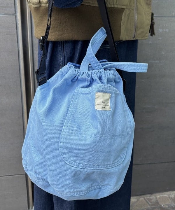 み　う　ちさんの「BEAMS WOMEN｜デタッチ スリーブ ミリタリー ブルゾン」を使ったコーディネート