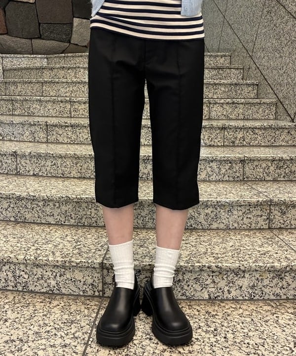 amiriさんの「BEAMS WOMEN｜【別注】FRED PERRY / Fluffy Crewneck Knit Cardigan」を使ったコーディネート