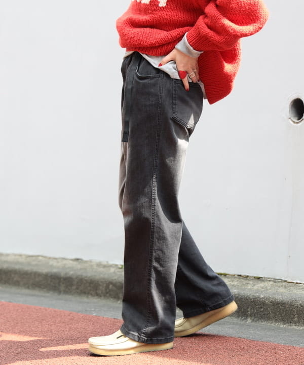 清水 彩乃さんの「BEAMS WOMEN｜【別注】THE BOOKSTORE / Hand Logo Sweater 25FW」を使ったコーディネート