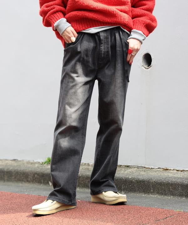 清水 彩乃さんの「BEAMS WOMEN｜【別注】THE BOOKSTORE / Hand Logo Sweater 25FW」を使ったコーディネート