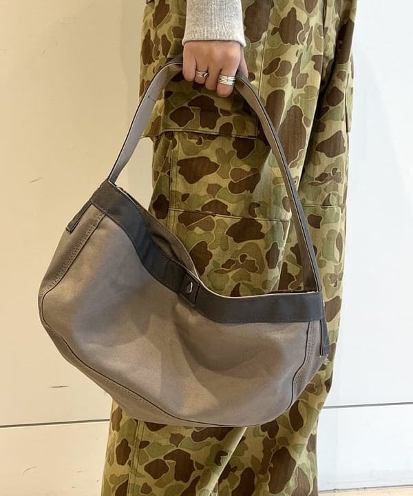 ミナミマリコさんの「BEAMS WOMEN｜25mm レザー ベルト」を使ったコーディネート