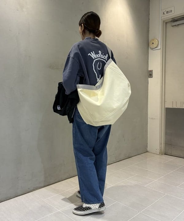 キラリさんの「BEAMS WOMEN｜WOOLRICH / SHEEP SWAEAT SHIRT」を使ったコーディネート