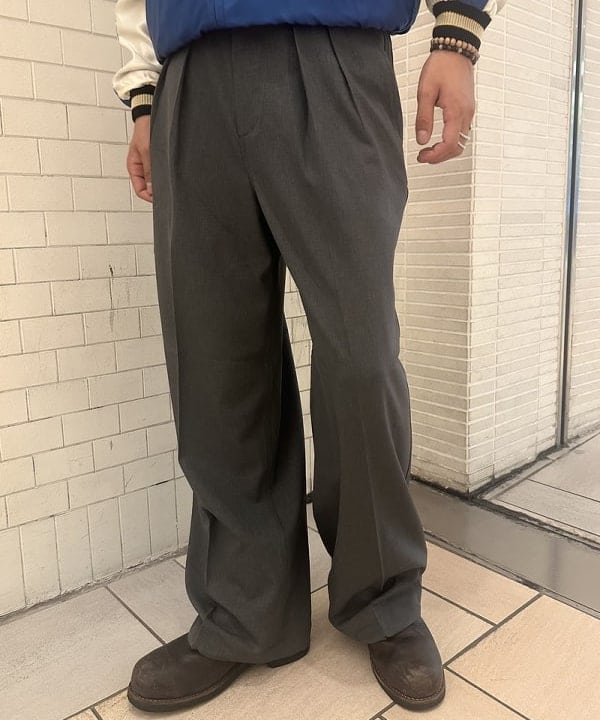 三宅 雄平さんの「BEAMS WOMEN｜2プリーツ ワイド スラックス」を使ったコーディネート