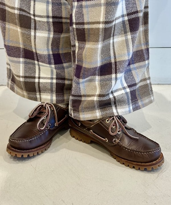 イシイ サオリさんの「BEAMS WOMEN｜ワーク チェック シャツ」を使ったコーディネート