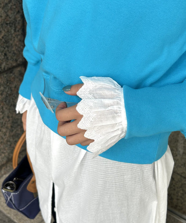 ばるたんさんの「BEAMS WOMEN｜フリーダムスリーブ Vネック スウェット」を使ったコーディネート