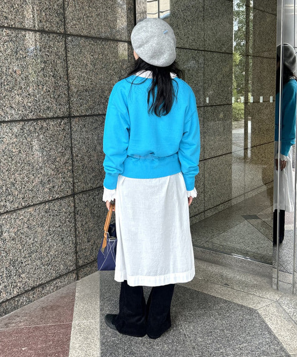 ばるたんさんの「BEAMS WOMEN｜フリーダムスリーブ Vネック スウェット」を使ったコーディネート