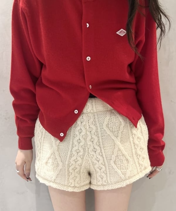 江口 息吹さんの「BEAMS WOMEN｜DANTON / LAMBS WOOL CREWNECK CARDIGAN」を使ったコーディネート