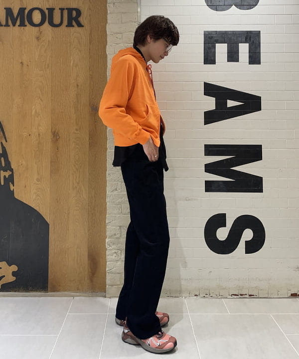 マツミヤさんの「BEAMS WOMEN｜【別注】SCREEN STARS / フルジップ パーカー」を使ったコーディネート