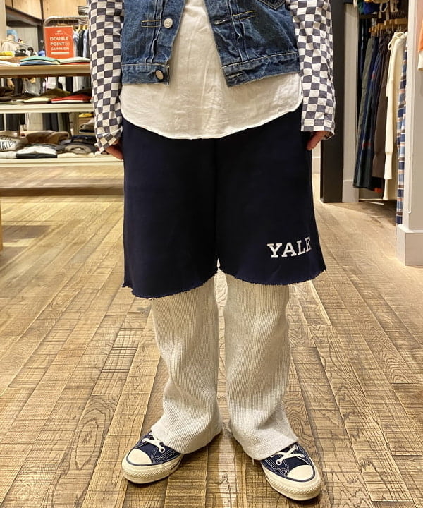 原口 愛さんの「BEAMS WOMEN｜【別注】GOOD ROCK SPEED / カレッジ ショーツ」を使ったコーディネート