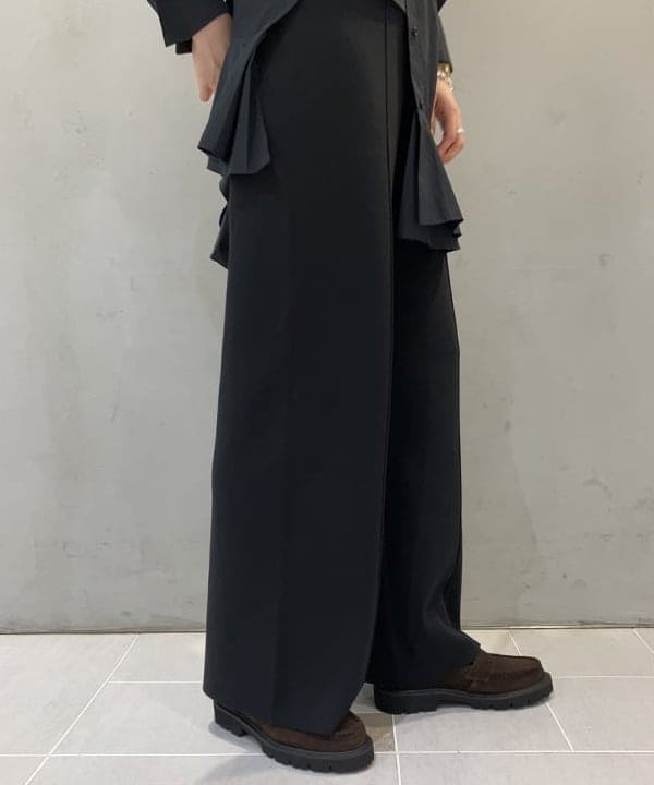 中平 あみさんの「BEAMS WOMEN｜フリルヘム シャツ ワンピース」を使ったコーディネート