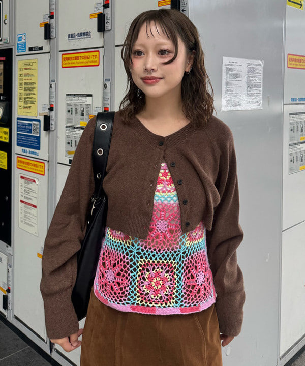 リズさんの「BEAMS WOMEN｜フロッキー ジップ スリット スカート」を使ったコーディネート