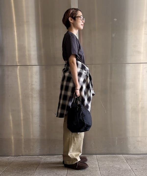 みりさんの「BRIEFING &times; BEAMS BOY / 別注 ヘルメット バッグ」を使ったコーディネート