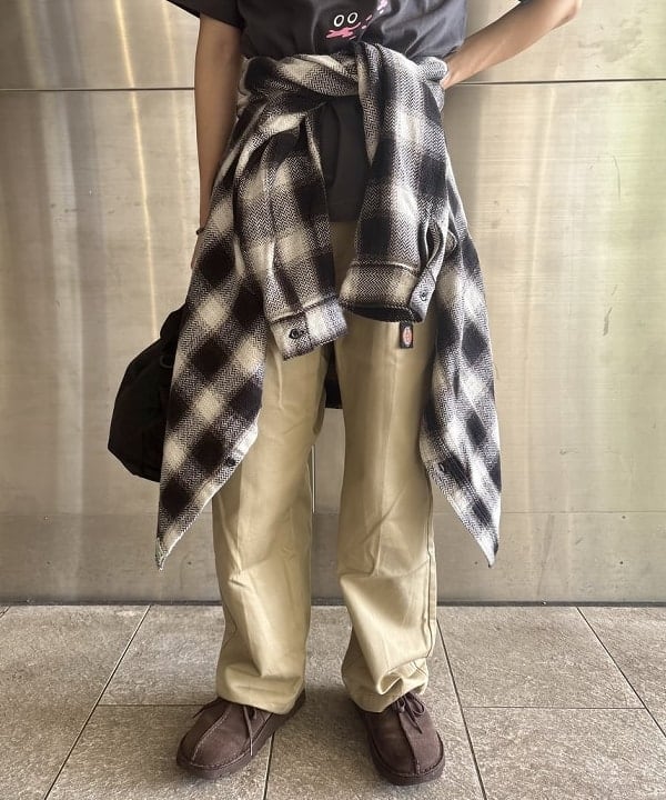 みりさんの「BRIEFING &times; BEAMS BOY / 別注 ヘルメット バッグ」を使ったコーディネート