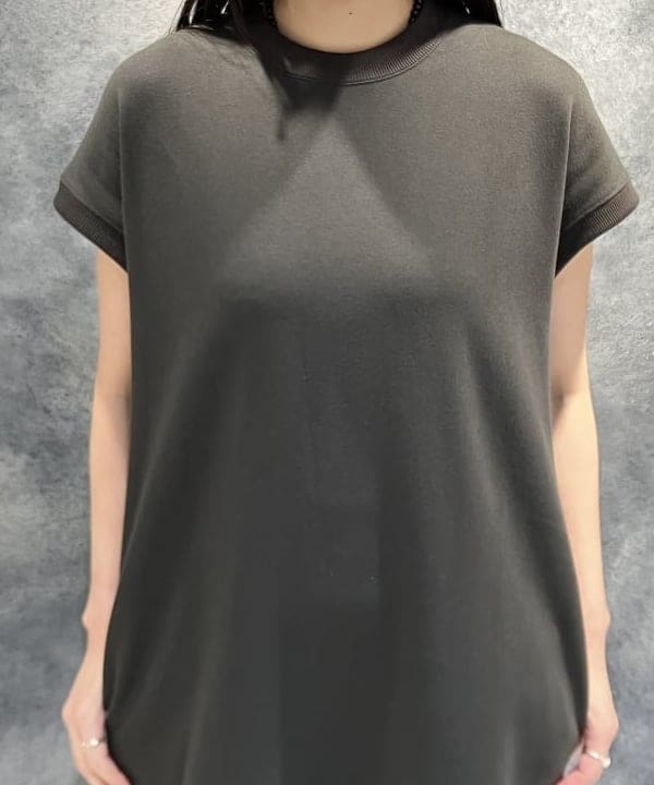 OSUMIさんの「BEAMS WOMEN｜【別注】SLOANE / 裏毛 クルーネック ワンピース」を使ったコーディネート