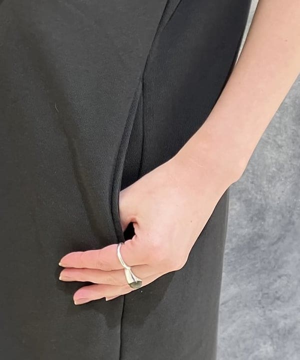 OSUMIさんの「BEAMS WOMEN｜【別注】SLOANE / 裏毛 クルーネック ワンピース」を使ったコーディネート