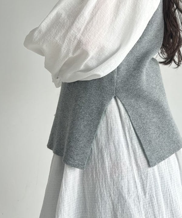 清水 彩乃さんの「BEAMS WOMEN｜リングドット カーディガン」を使ったコーディネート