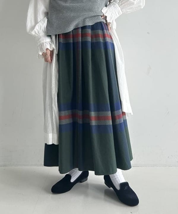 清水 彩乃さんの「BEAMS WOMEN｜リングドット カーディガン」を使ったコーディネート