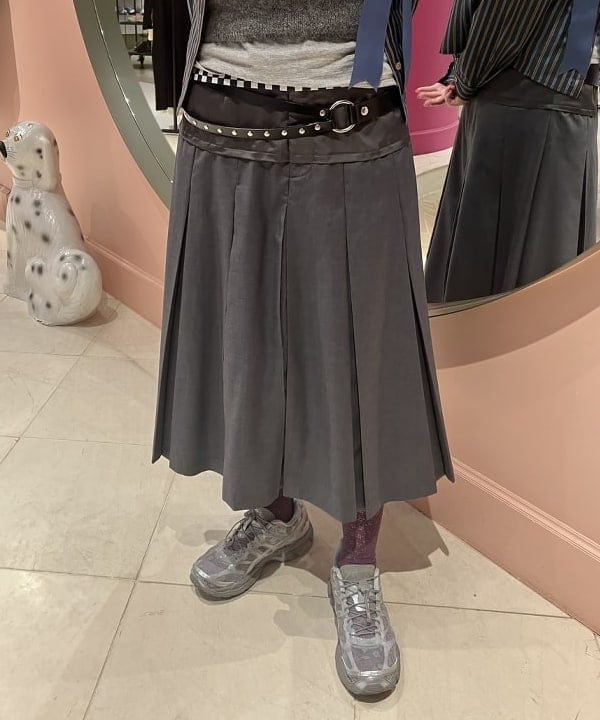 渡邊 舞さんの「BEAMS WOMEN｜キリカエ プリーツ スカート」を使ったコーディネート