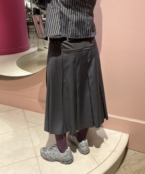 渡邊 舞さんの「BEAMS WOMEN｜キリカエ プリーツ スカート」を使ったコーディネート