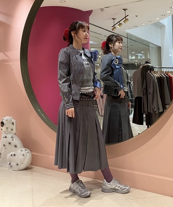 渡邊 舞さんの「BEAMS WOMEN｜キリカエ プリーツ スカート」を使ったコーディネート