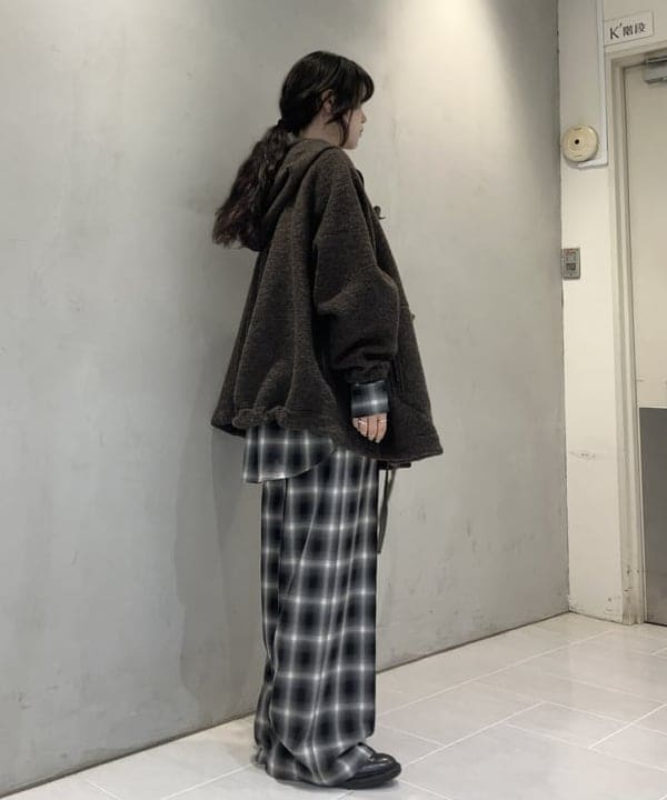 須賀さんの「BEAMS WOMEN｜オンブレチェック ビッグ シャツ」を使ったコーディネート