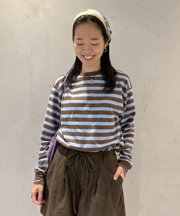 津藤 理佐子さんの「BEAMS WOMEN｜ベーシック ボーダー ロングスリーブ」を使ったコーディネート