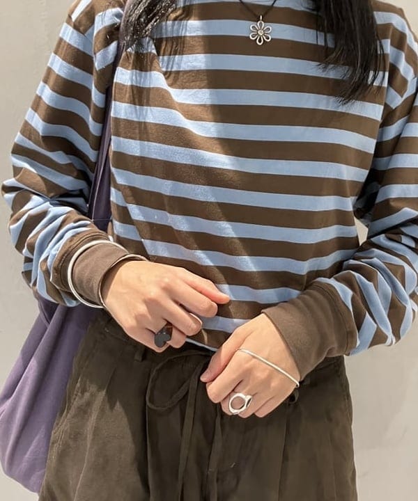 津藤 理佐子さんの「BEAMS WOMEN｜ベーシック ボーダー ロングスリーブ」を使ったコーディネート