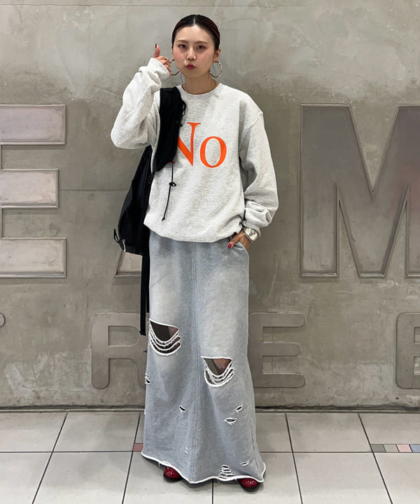 全身スウェットコーデの成功法則。シャープな合わせで、ぐっと垢抜ける