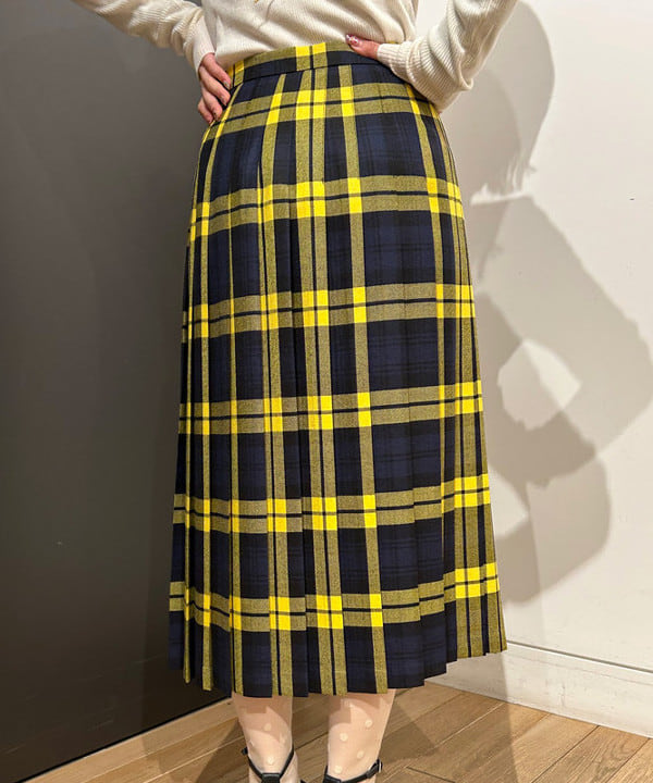 佐藤 亜美さんの「BEAMS WOMEN｜リブ タートルネックニット」を使ったコーディネート