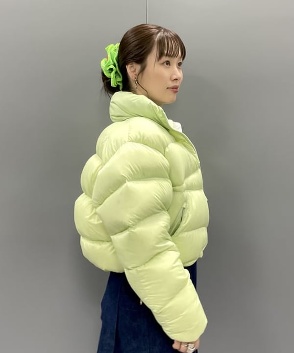 カタヤマ アヤさんの「BEAMS WOMEN｜【別注】Marmot / ショート ダウンジャケット」を使ったコーディネート