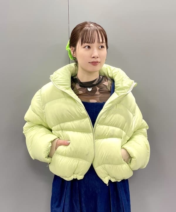 カタヤマ アヤさんの「BEAMS WOMEN｜【別注】Marmot / ショート ダウンジャケット」を使ったコーディネート