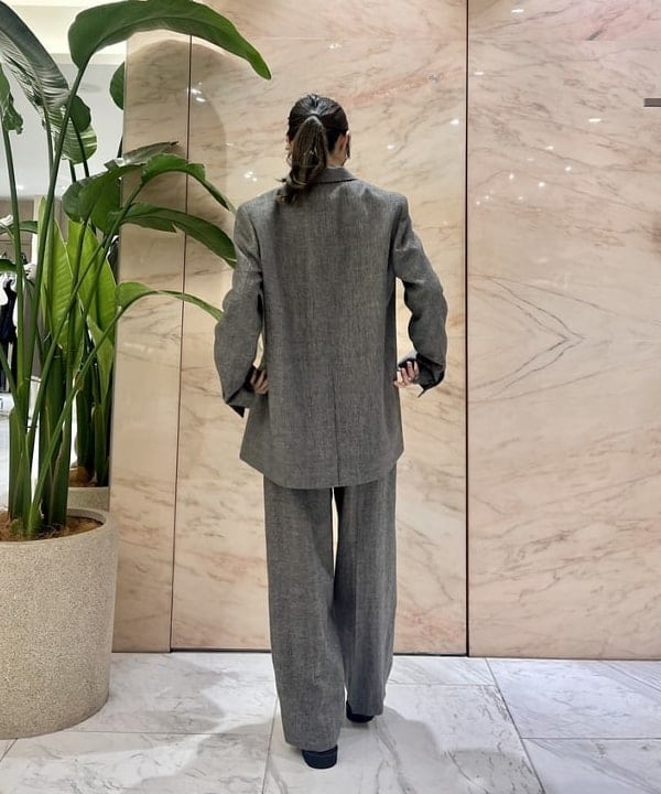 茂野 真楓さんの「BEAMS WOMEN｜ATON / ウール リネン チェック 6ボタンジャケット」を使ったコーディネート