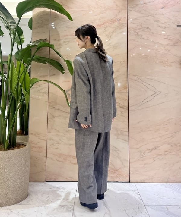 茂野 真楓さんの「BEAMS WOMEN｜ATON / ウール リネン チェック 6ボタンジャケット」を使ったコーディネート