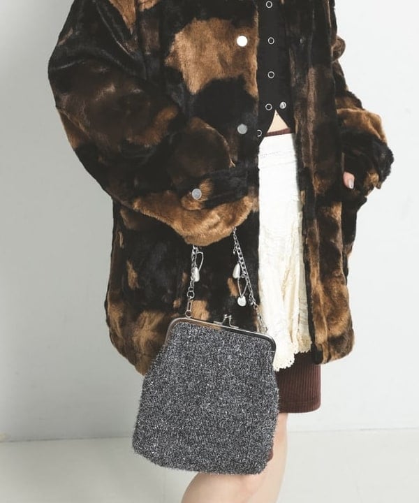 カタヤマ アヤさんの「BEAMS WOMEN｜RBS / フェイクファー ステンカラー コート」を使ったコーディネート