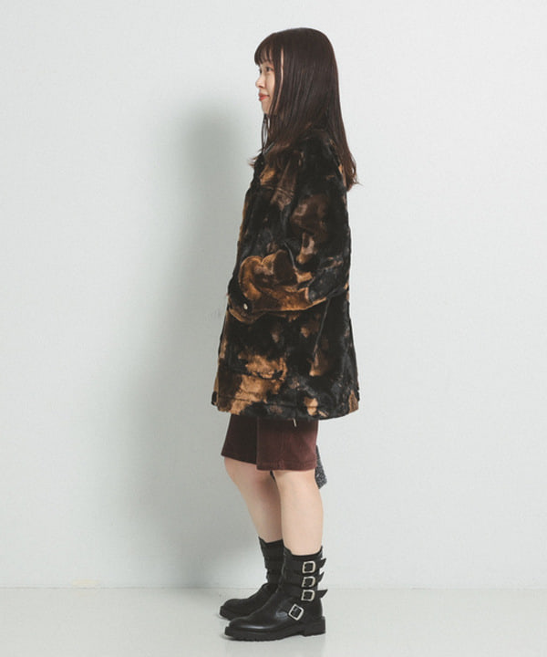 カタヤマ アヤさんの「BEAMS WOMEN｜RBS / フェイクファー ステンカラー コート」を使ったコーディネート