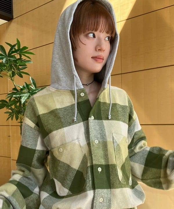 Hazukiさんの「BEAMS WOMEN｜フード チェック ネルシャツ」を使ったコーディネート