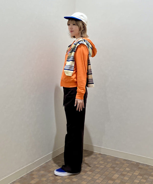 小原 もこさんの「BEAMS WOMEN｜ボーイ ベーシック Tシャツ」を使ったコーディネート