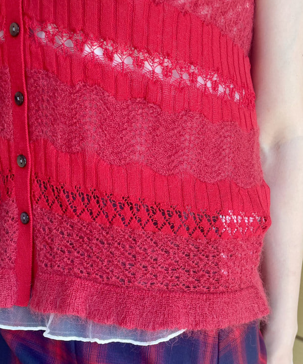 ハルキ　モモナさんの「BEAMS WOMEN｜ボーダー レース編み ベスト」を使ったコーディネート