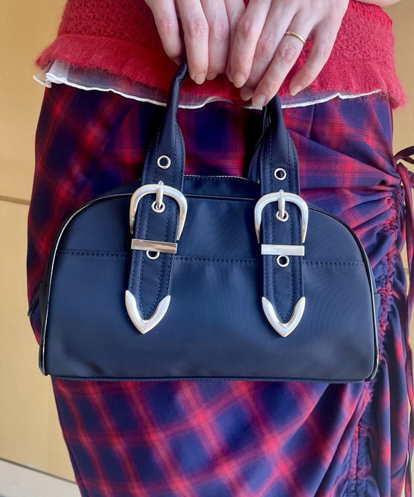 ハルキ　モモナさんの「BEAMS WOMEN｜ボーダー レース編み ベスト」を使ったコーディネート