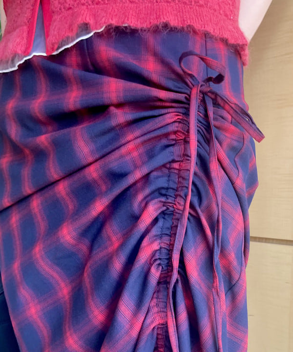 ハルキ　モモナさんの「BEAMS WOMEN｜ボーダー レース編み ベスト」を使ったコーディネート