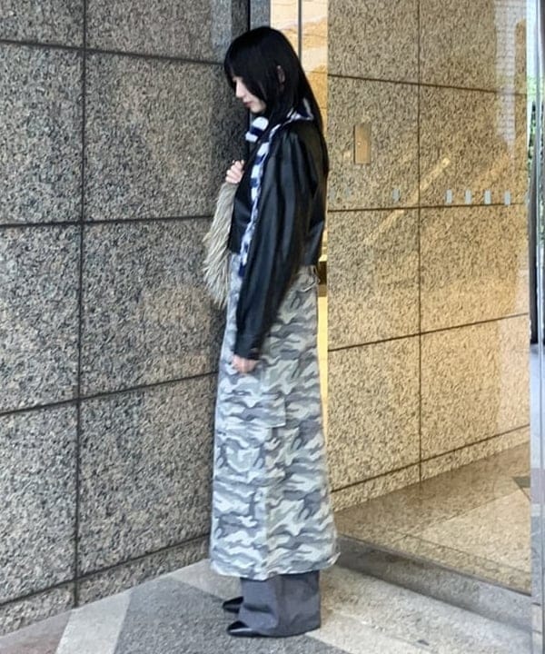 加歩さんの「BEAMS WOMEN｜フェイクレザー クロップド シャツ」を使ったコーディネート