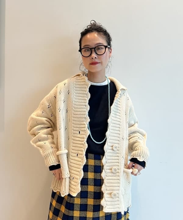 清水 彩乃さんの「BEAMS WOMEN｜太 ウェリントン レンズ」を使ったコーディネート