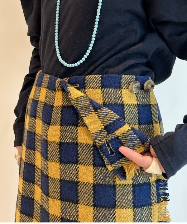 清水 彩乃さんの「BEAMS WOMEN｜太 ウェリントン レンズ」を使ったコーディネート